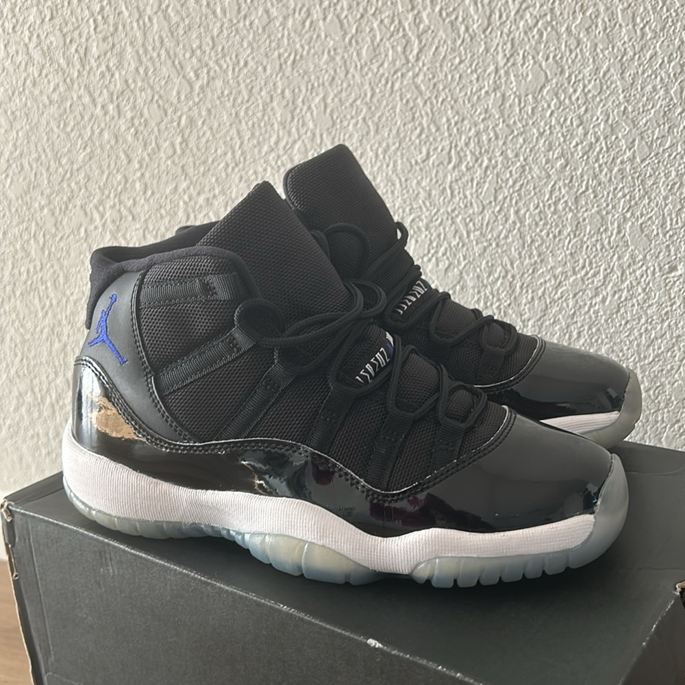 Air Jordan 11 Retro BG “Space Jam” - Size 5Y - Excellent Used Condition